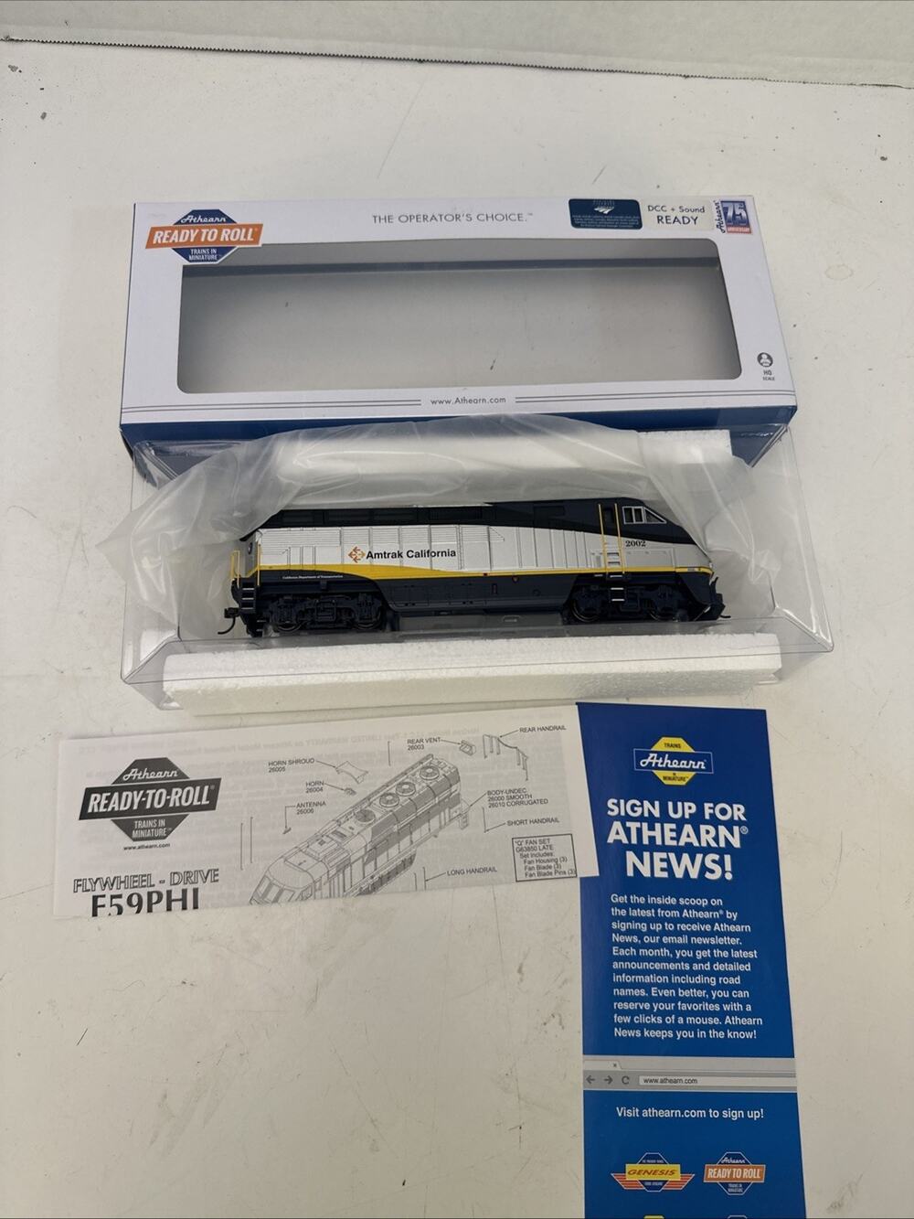 ATHEARN HO SCALE F59PH l AMTRAK CALIFORNIA #2002 ATH64635